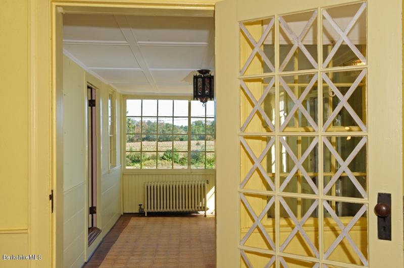 685 North Undermountain Road Sheffield, MA 01257 - Photo 9 of 30 foyer interior door