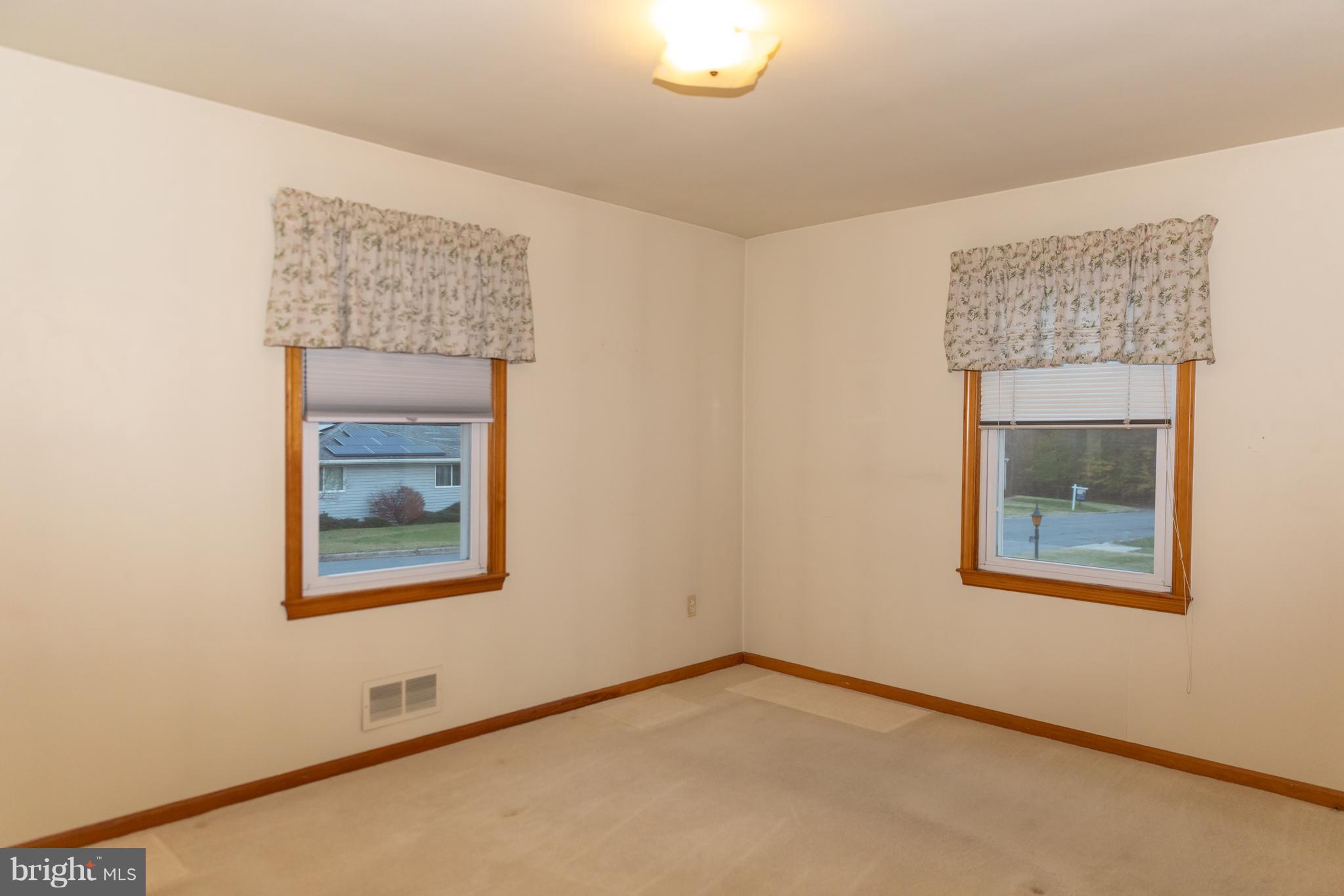 400 Sycamore Road Linthicum Heights, MD 21090 - Photo 14 of 32