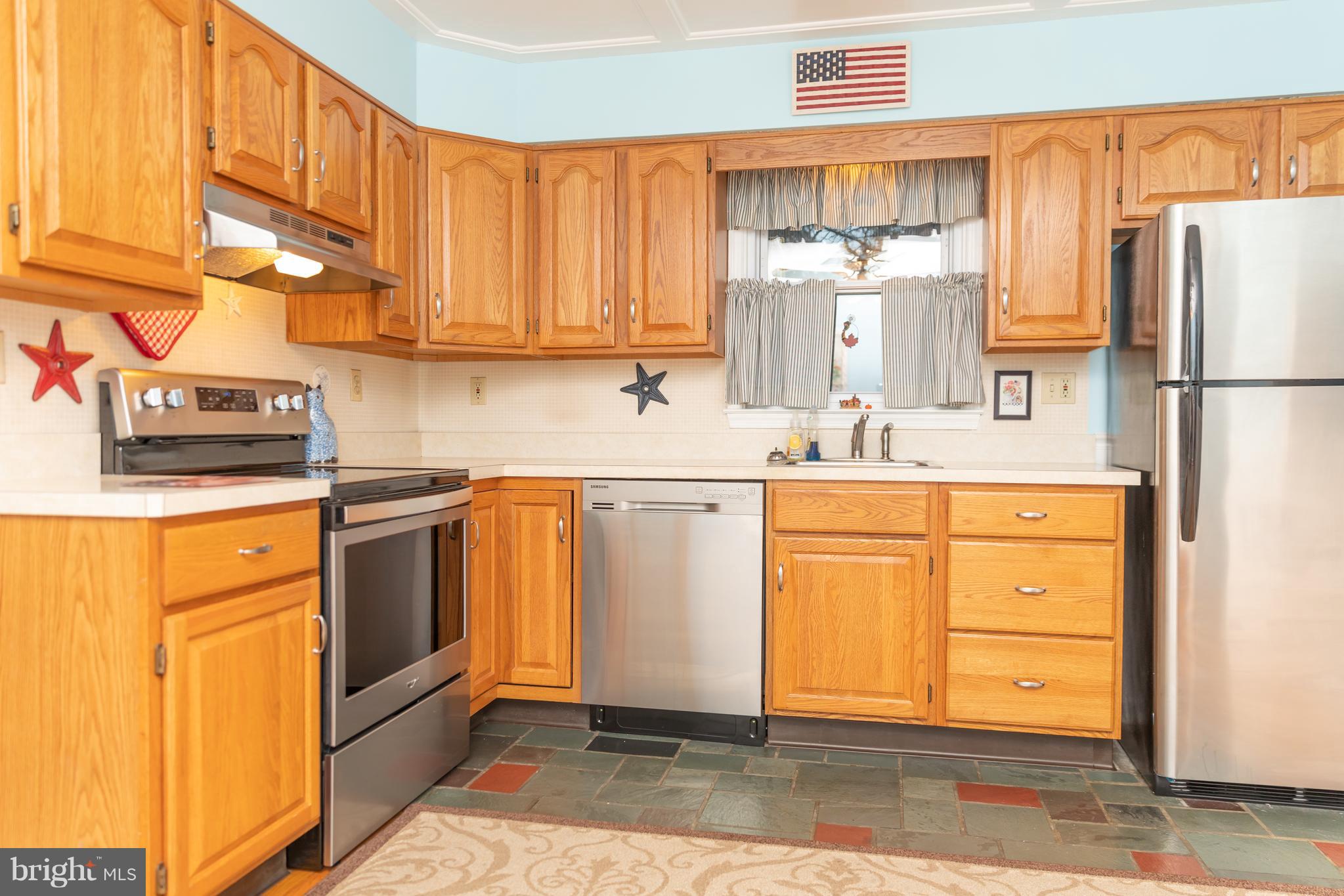 400 Sycamore Road Linthicum Heights, MD 21090 - Photo 8 of 32