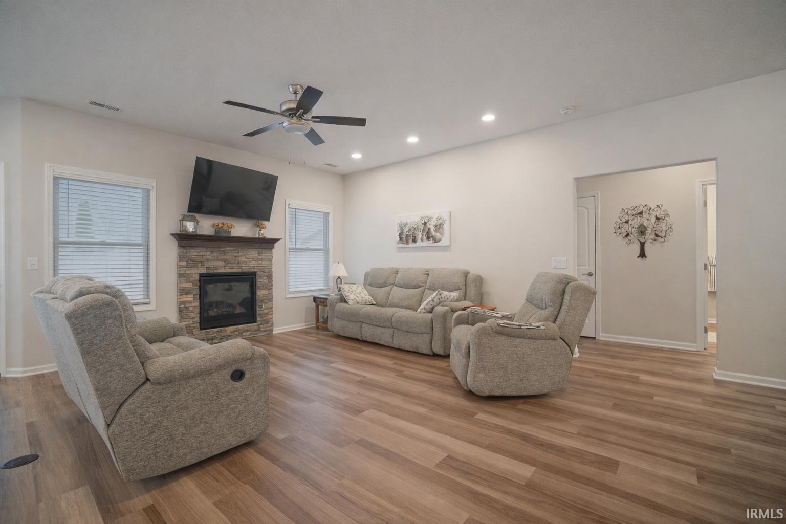 3990 Kings Pass Warsaw, IN 46582 - Photo 3 of 28