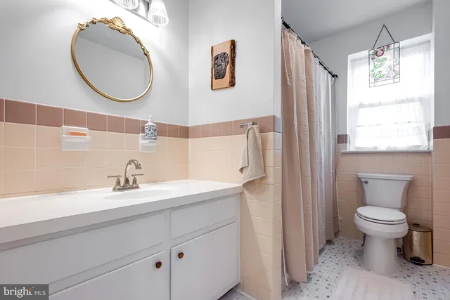 $4,100 | 48 Llanfair Road, Unit 7, Ardmore, PA 19003