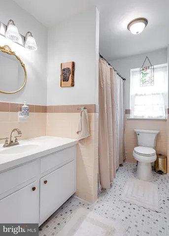 $4,100 | 48 Llanfair Road, Unit 7, Ardmore, PA 19003