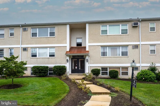 $4,100 | 48 Llanfair Road, Unit 7, Ardmore, PA 19003