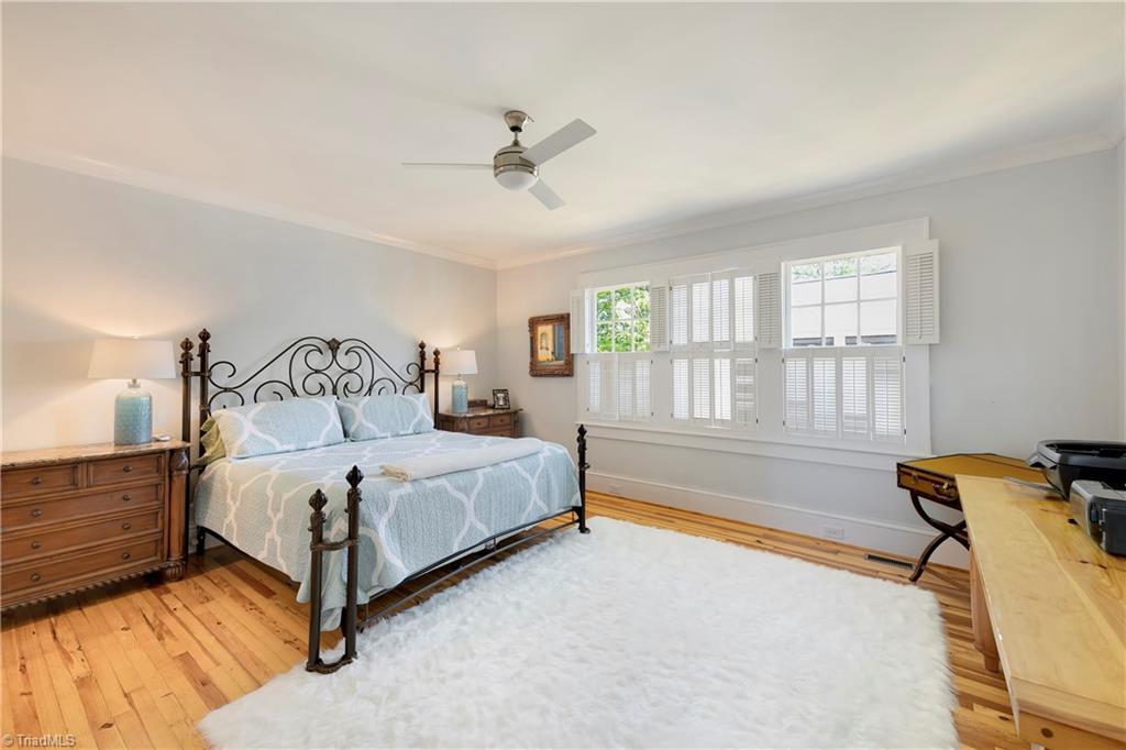 536 Arbor Road Winston-Salem, NC 27104 - Photo 14 of 32 Spacious primary bedroom