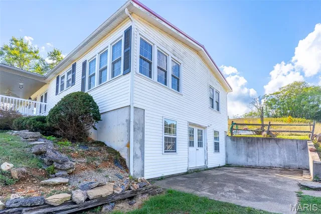 $860,000 | 655 County Road 930, Bunker, MO 63629