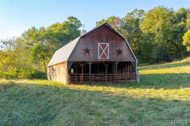 $860,000 | 655 County Road 930, Bunker, MO 63629