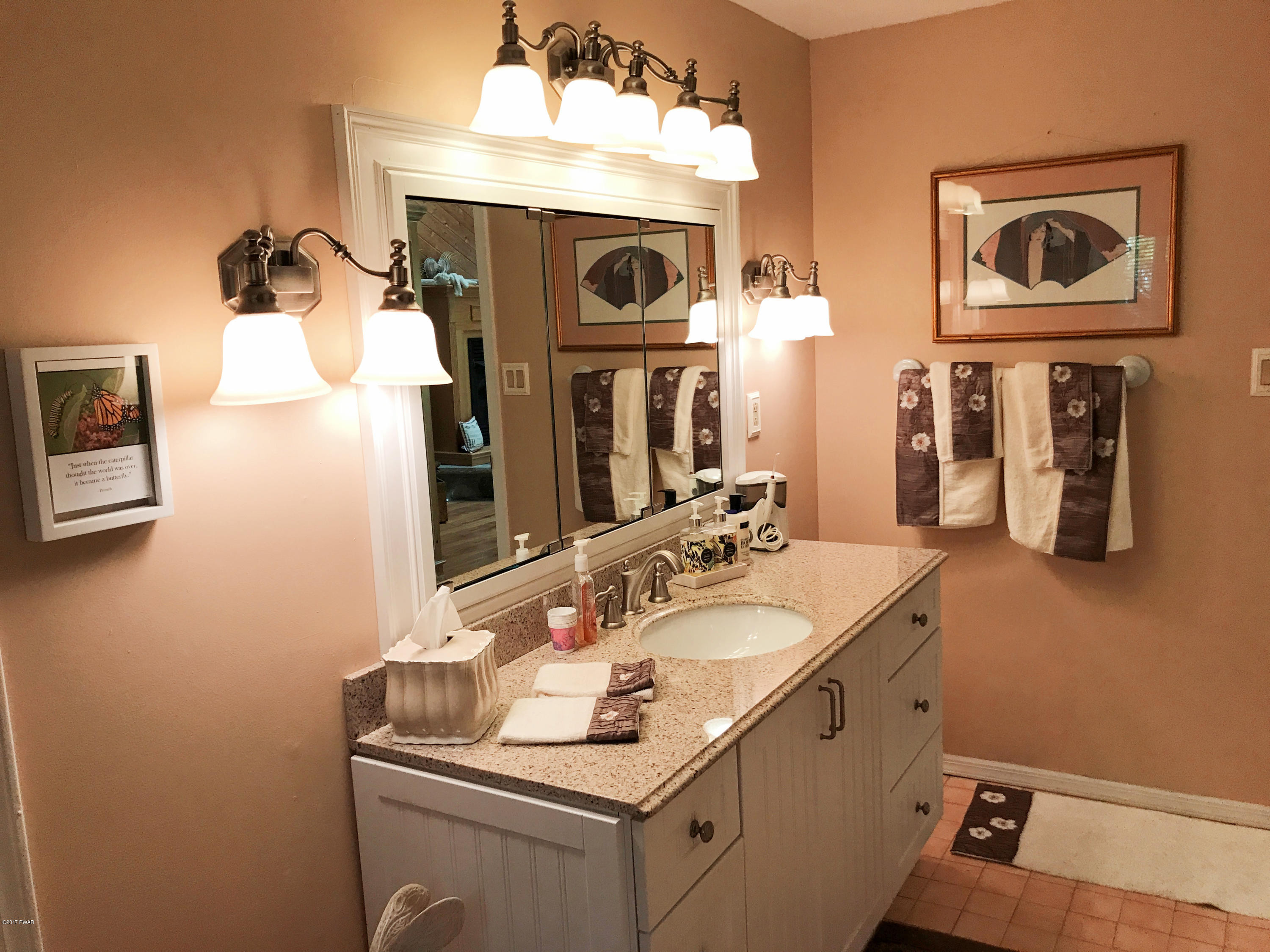 123 Rabbit Run Milford, PA 18337 - Photo 15 of 38 Full Bath