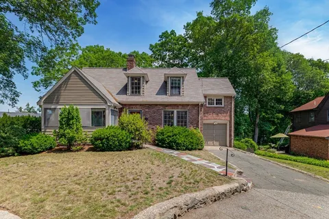 $1,300,000 | 3 Chesterford Terrace, Winchester, MA 01890