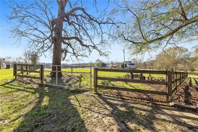 $445,000 | 72636 Highway 1054, Kentwood, LA 70444