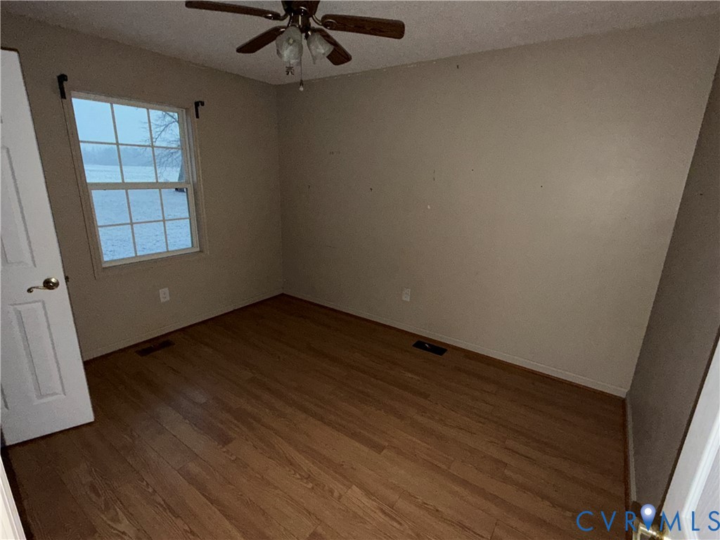 1362 Little Low Ground Road Emporia, VA 23847 - Photo 11 of 19