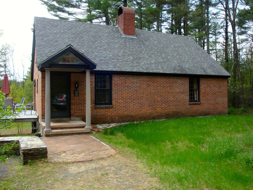 11 Morse Road Holland, MA 01521 - Photo 1 of 29 Gallery Image 1