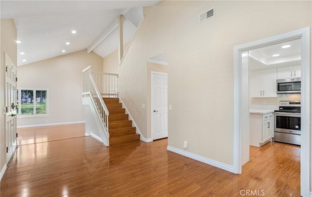 46 Snapdragon, Unit 25 Irvine, CA 92604 - Photo 2 of 24