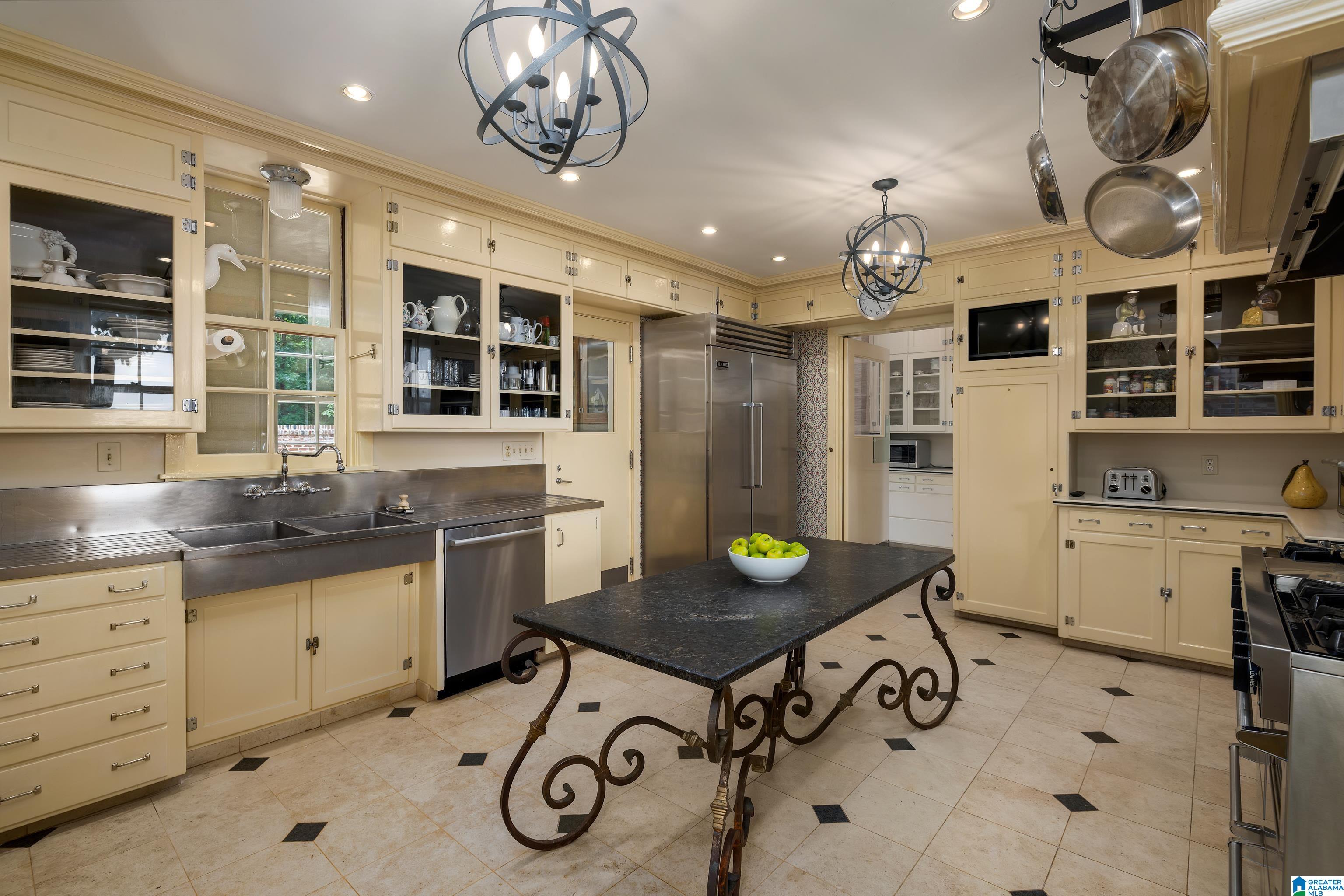 2942 Cherokee Road Birmingham, AL 35223 - Photo 34 of 94