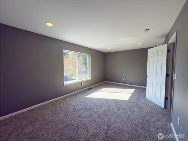 $3,300 | 4 112th Street Southwest, Unit A, Everett, WA 98204