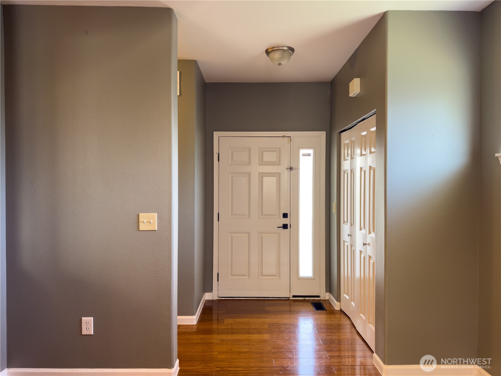 4 112th Street Southwest, Unit A Everett, WA 98204 - Photo 2 of 25