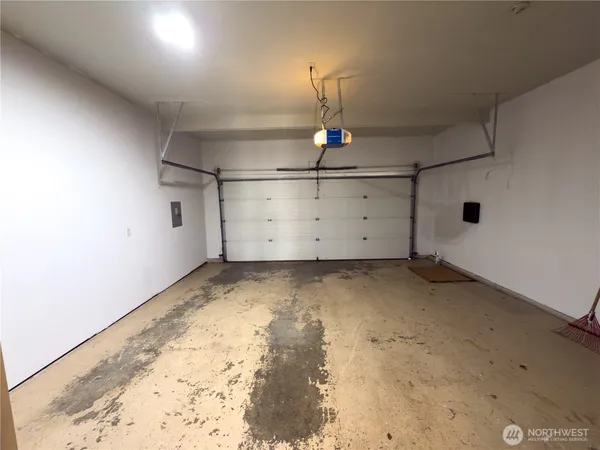 $3,300 | 4 112th Street Southwest, Unit A, Everett, WA 98204