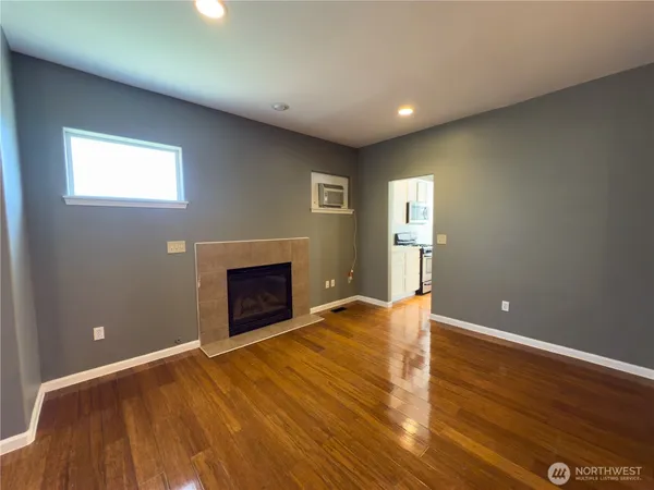 $3,300 | 4 112th Street Southwest, Unit A, Everett, WA 98204