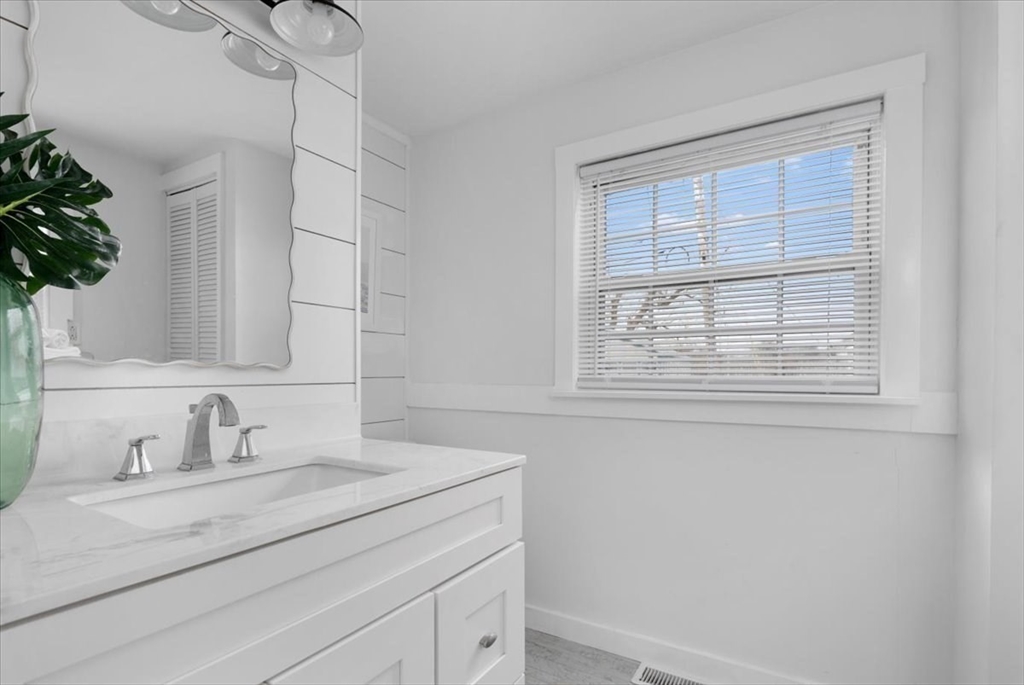 30 Roosevelt Road, Unit 1 Marshfield, MA 02050 - Photo 15 of 25