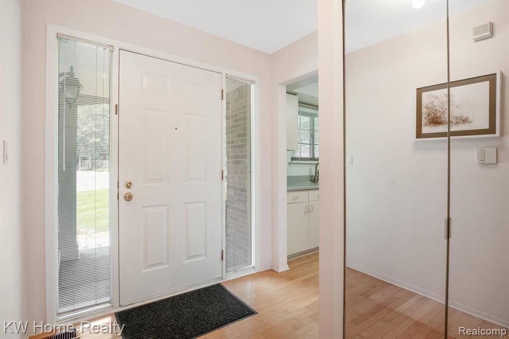 29691 Pine Ridge Circle Farmington Hills, MI 48331 - Photo 4 of 39