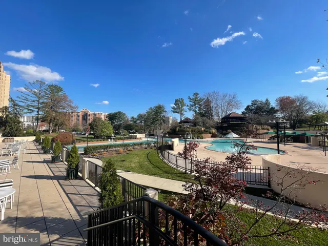 $3,200 | 205 Yoakum Parkway, Unit 1721, Alexandria, VA 22304