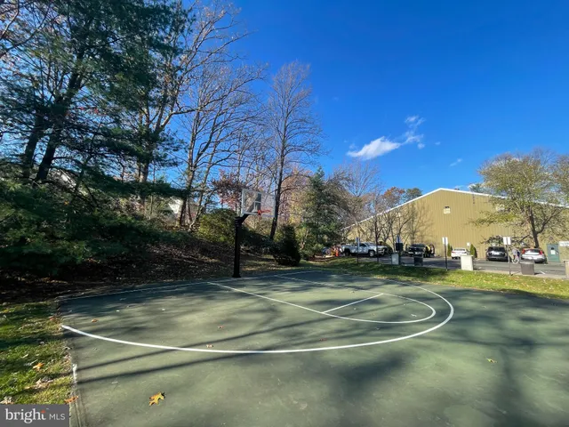 $3,200 | 205 Yoakum Parkway, Unit 1721, Alexandria, VA 22304