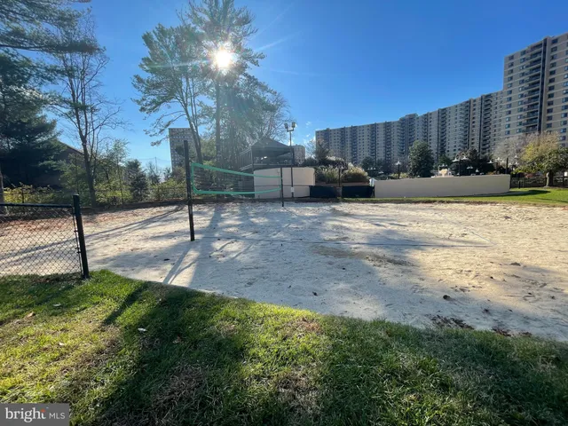 $3,200 | 205 Yoakum Parkway, Unit 1721, Alexandria, VA 22304