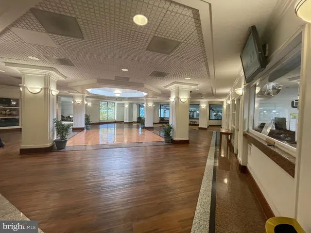 $3,200 | 205 Yoakum Parkway, Unit 1721, Alexandria, VA 22304