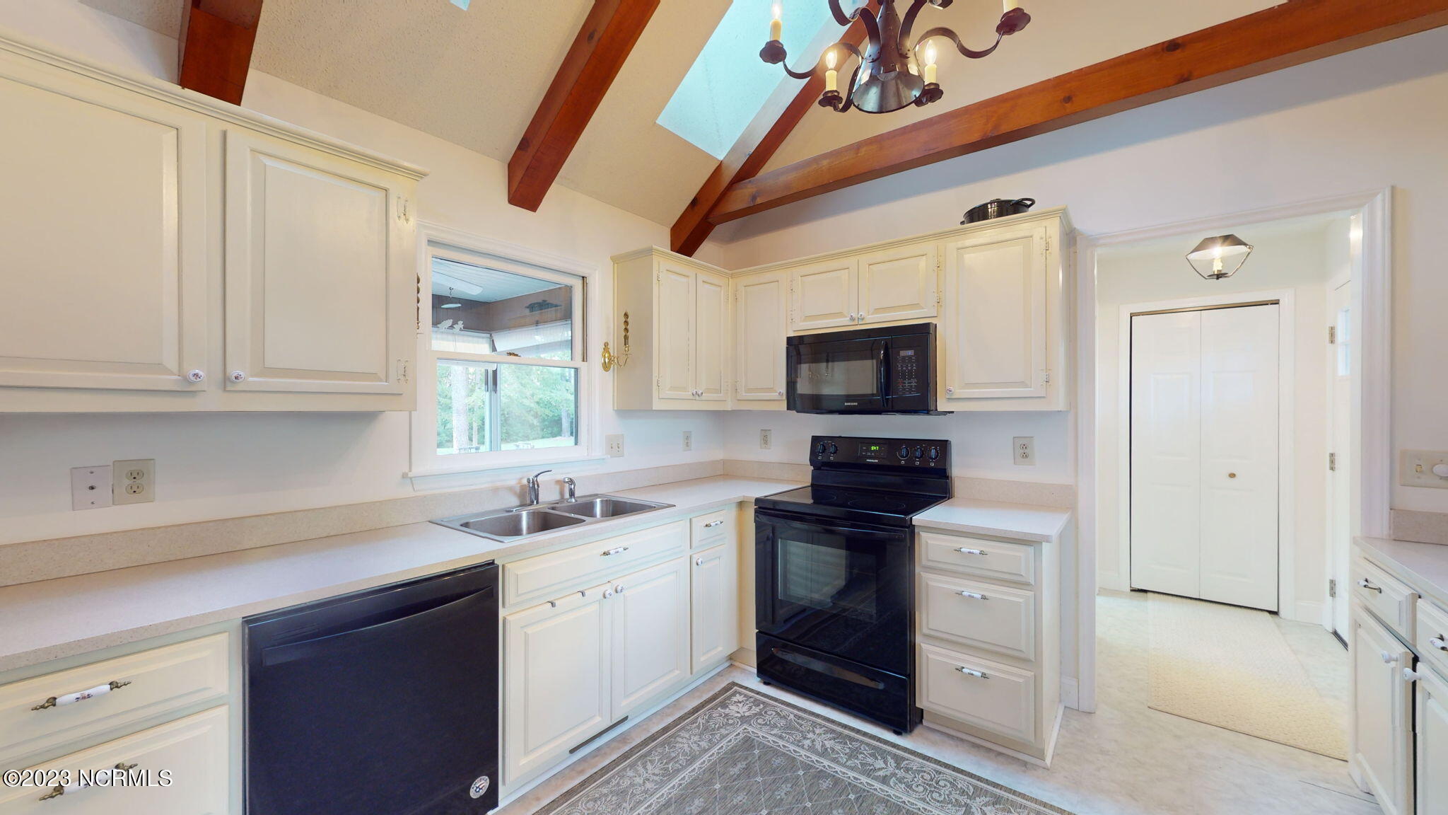 906 Point Court New Bern, NC 28560 - Photo 11 of 70 GENEROUS KITCHEN