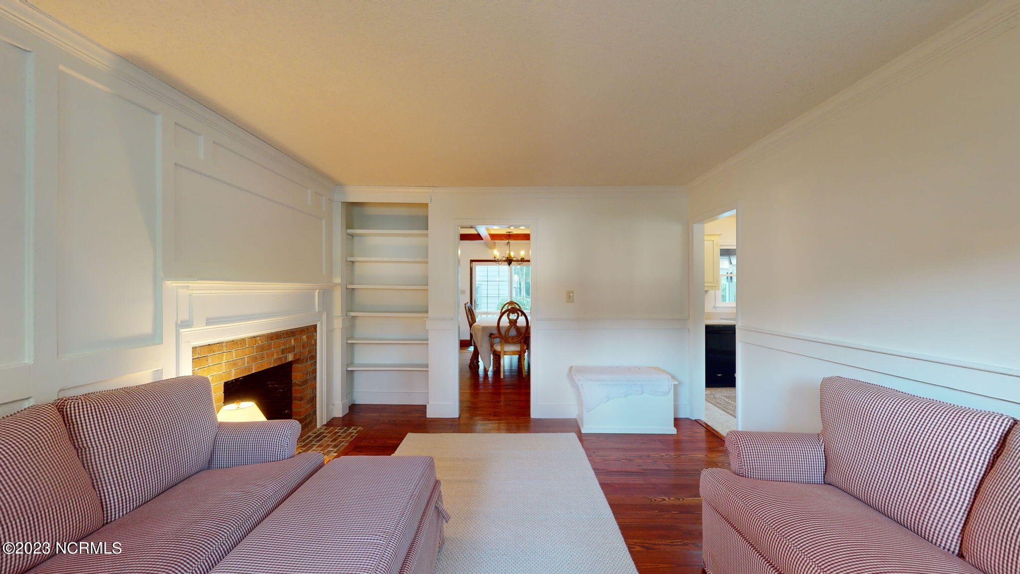 906 Point Court New Bern, NC 28560 - Photo 14 of 70 FORMAL DINING/SITTING