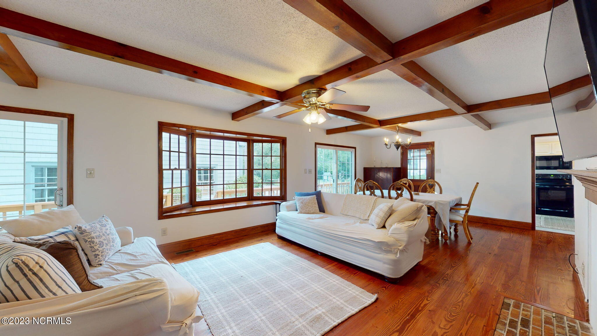 906 Point Court New Bern, NC 28560 - Photo 18 of 70 BAY WINDOW FRENCH SLIDERS