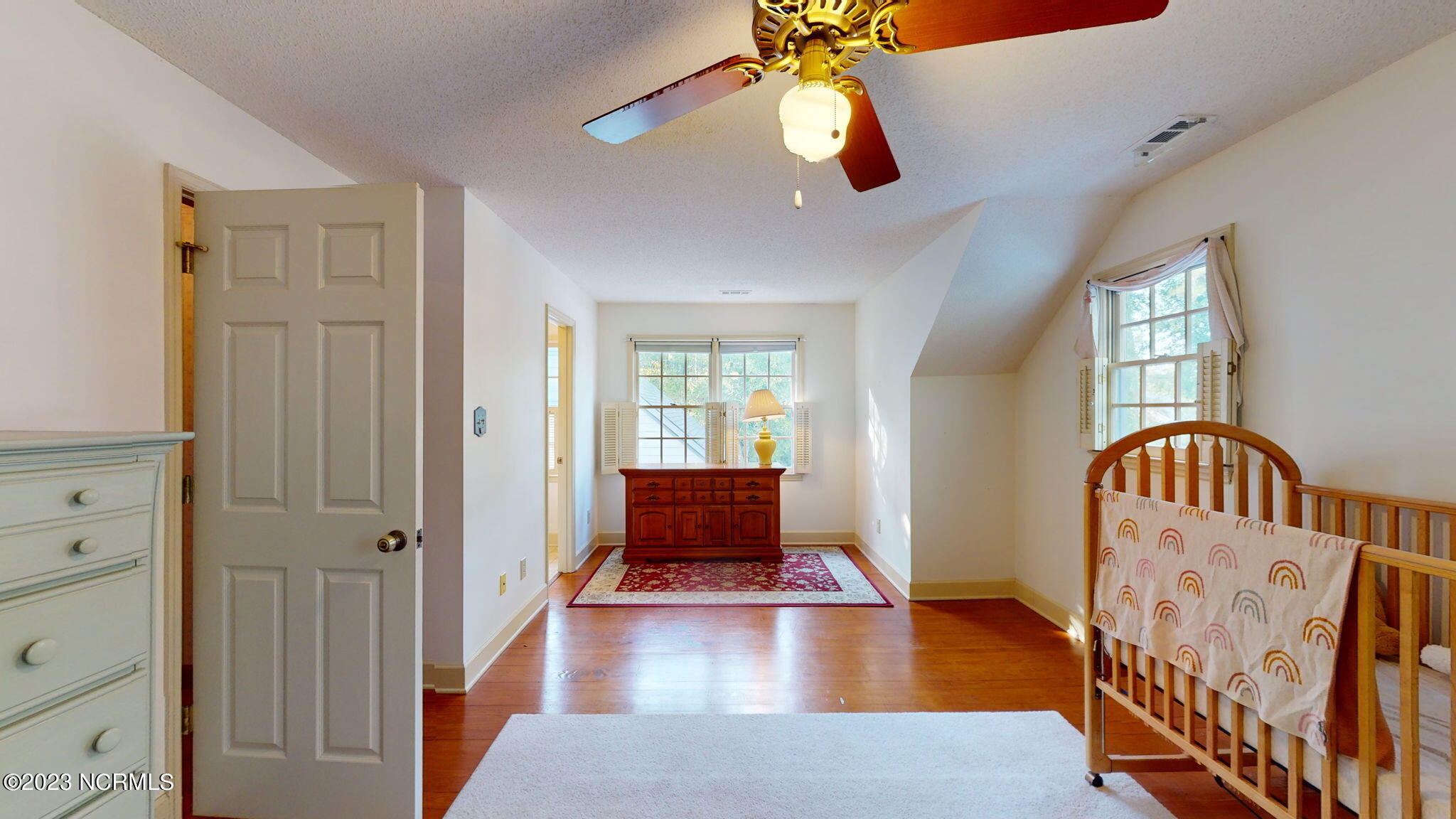 906 Point Court New Bern, NC 28560 - Photo 28 of 70 LARGE BEDROOM #2