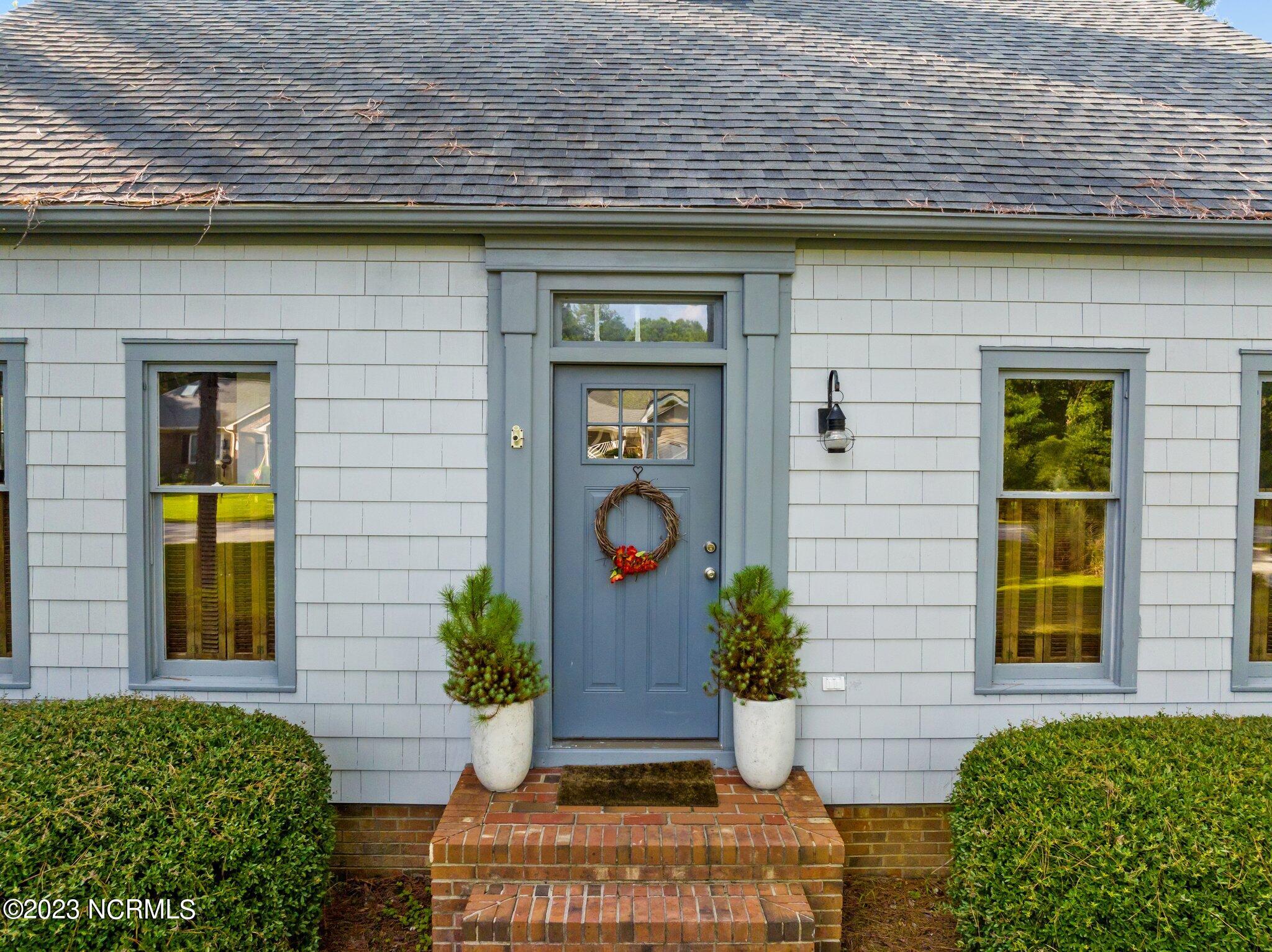 906 Point Court New Bern, NC 28560 - Photo 37 of 70 SALTBOX COLONIAL