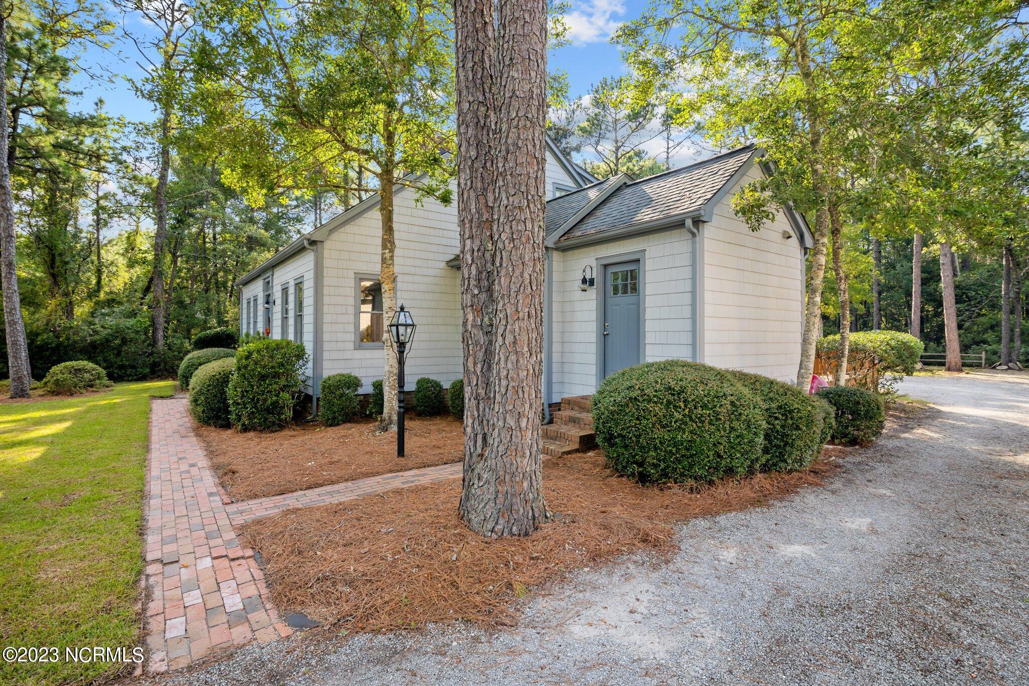 906 Point Court New Bern, NC 28560 - Photo 42 of 70 SECONDARY ENTRY