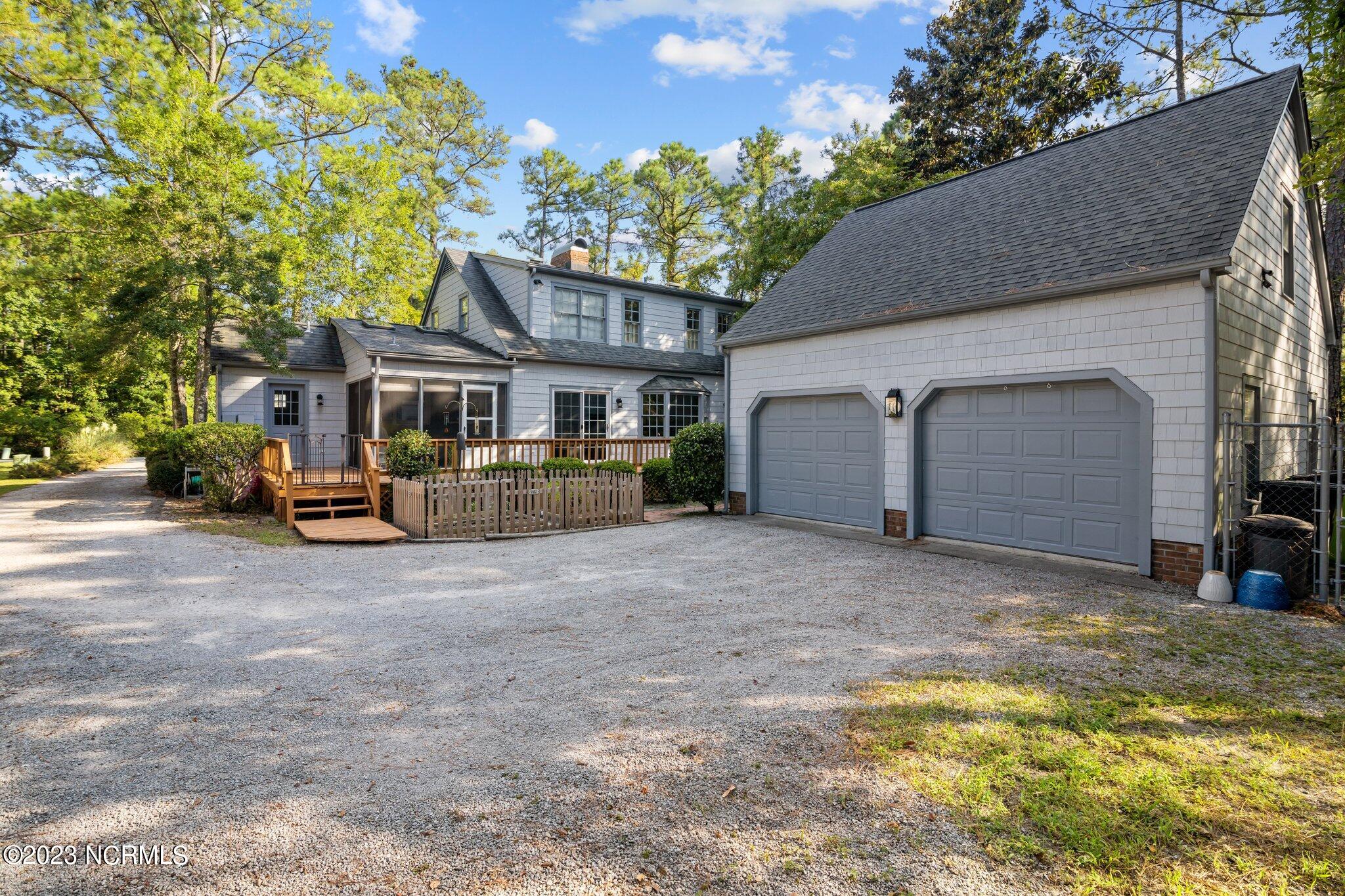 906 Point Court New Bern, NC 28560 - Photo 43 of 70 DETACHED 2 CAR W FLEX SPACE