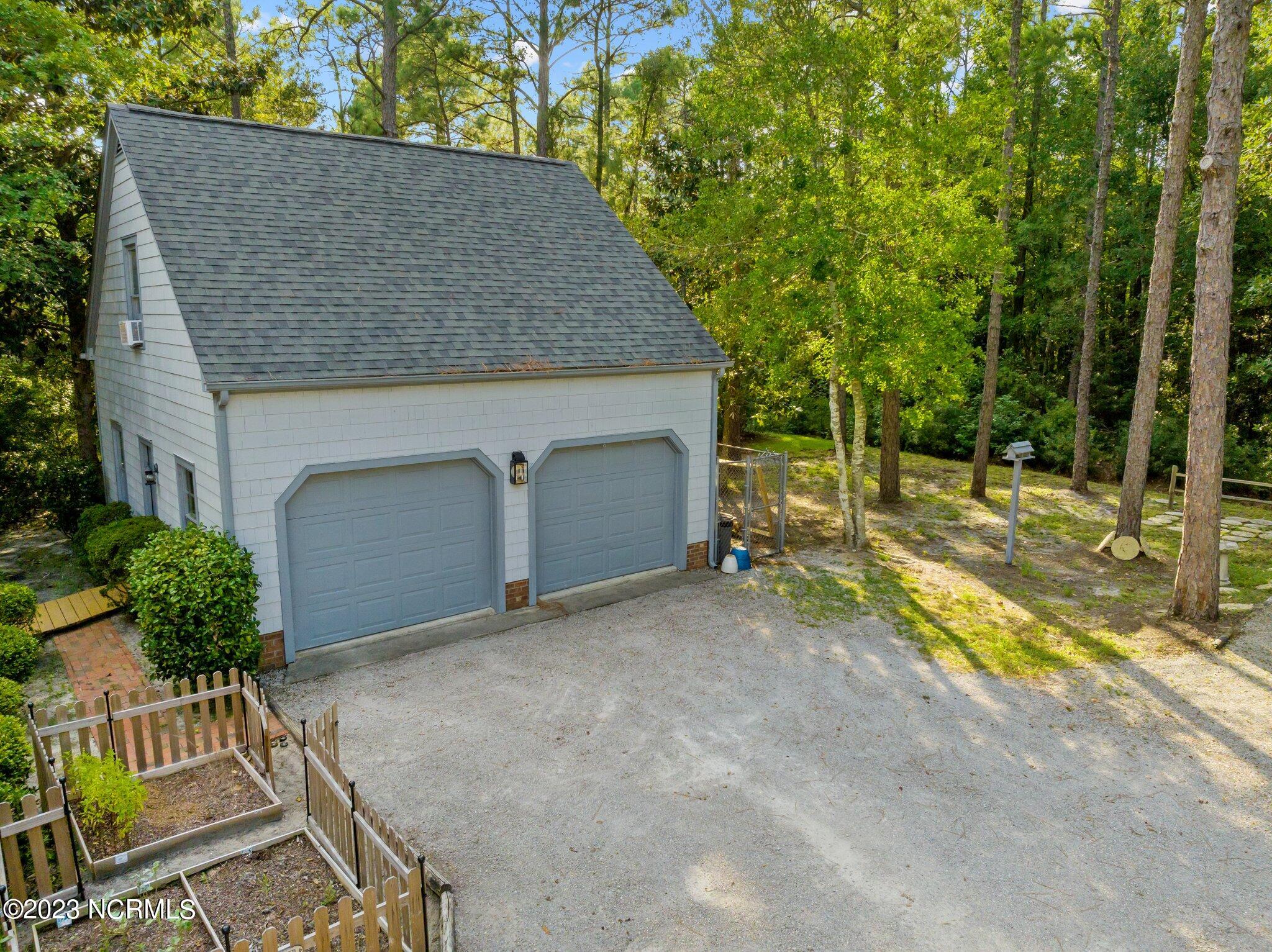 906 Point Court New Bern, NC 28560 - Photo 46 of 70 GREAT STORAGE