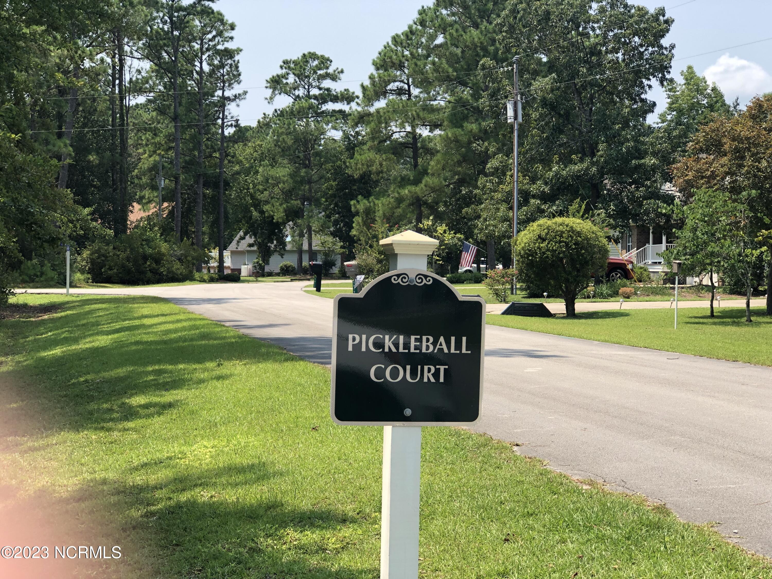 906 Point Court New Bern, NC 28560 - Photo 63 of 70 PICKLEBALL COURT