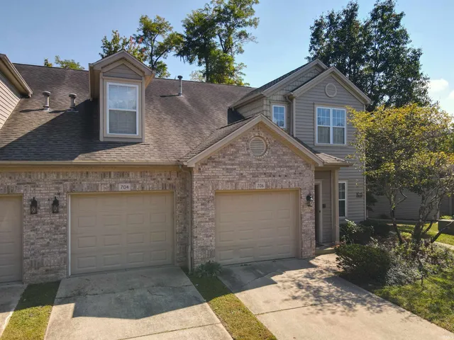 $235,000 | 704 East Bayberry Court, Unit E, Bloomington, IN 47401