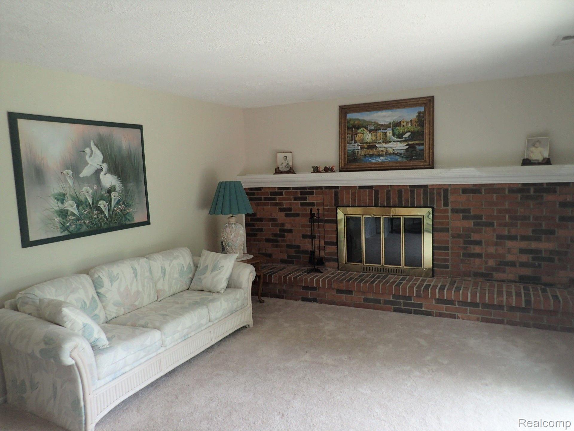 5383 Timber Ridge Trail Clarkston, MI 48346 - Photo 15 of 56 Family Rm - Walk Out