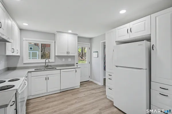 $2,800 | 41 Sunnybrook Bend, Waterbury, CT 06708