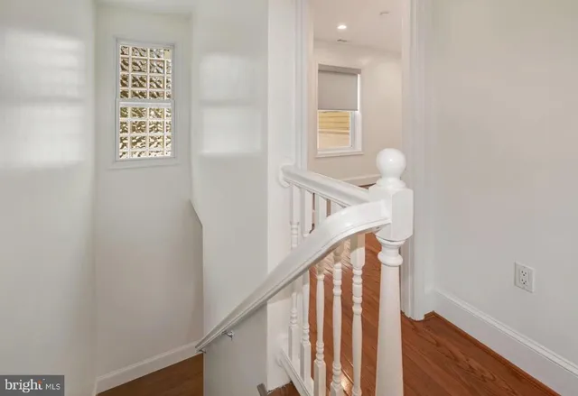 a view of entryway with a window