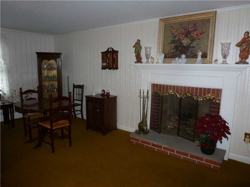 101 Sowams Road Barrington, RI 02806 - Photo 3 of 13 Living Room.