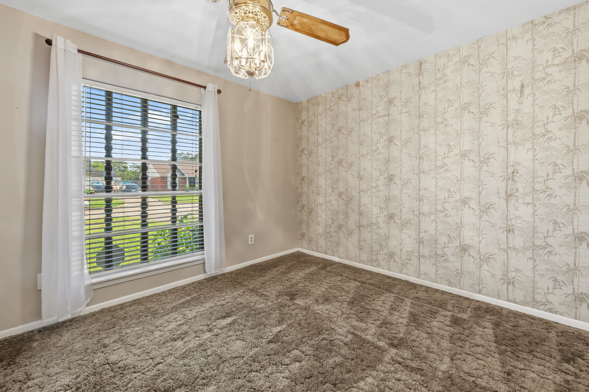 8834 Sandstone Road Houston, TX 77036 - Photo 12 of 31