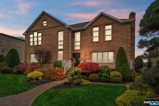 $2,550,000 | 534 Brandon Place, Cliffside Park, NJ 07010