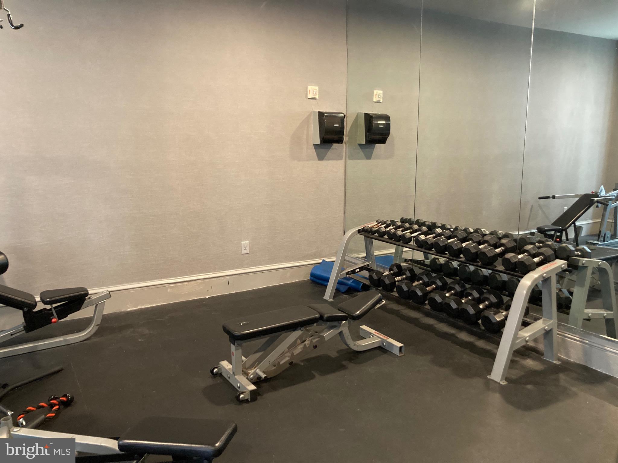 1001-13 Chestnut Street, Unit 705W Philadelphia, PA 19103 - Photo 26 of 30 a room with gym equipment