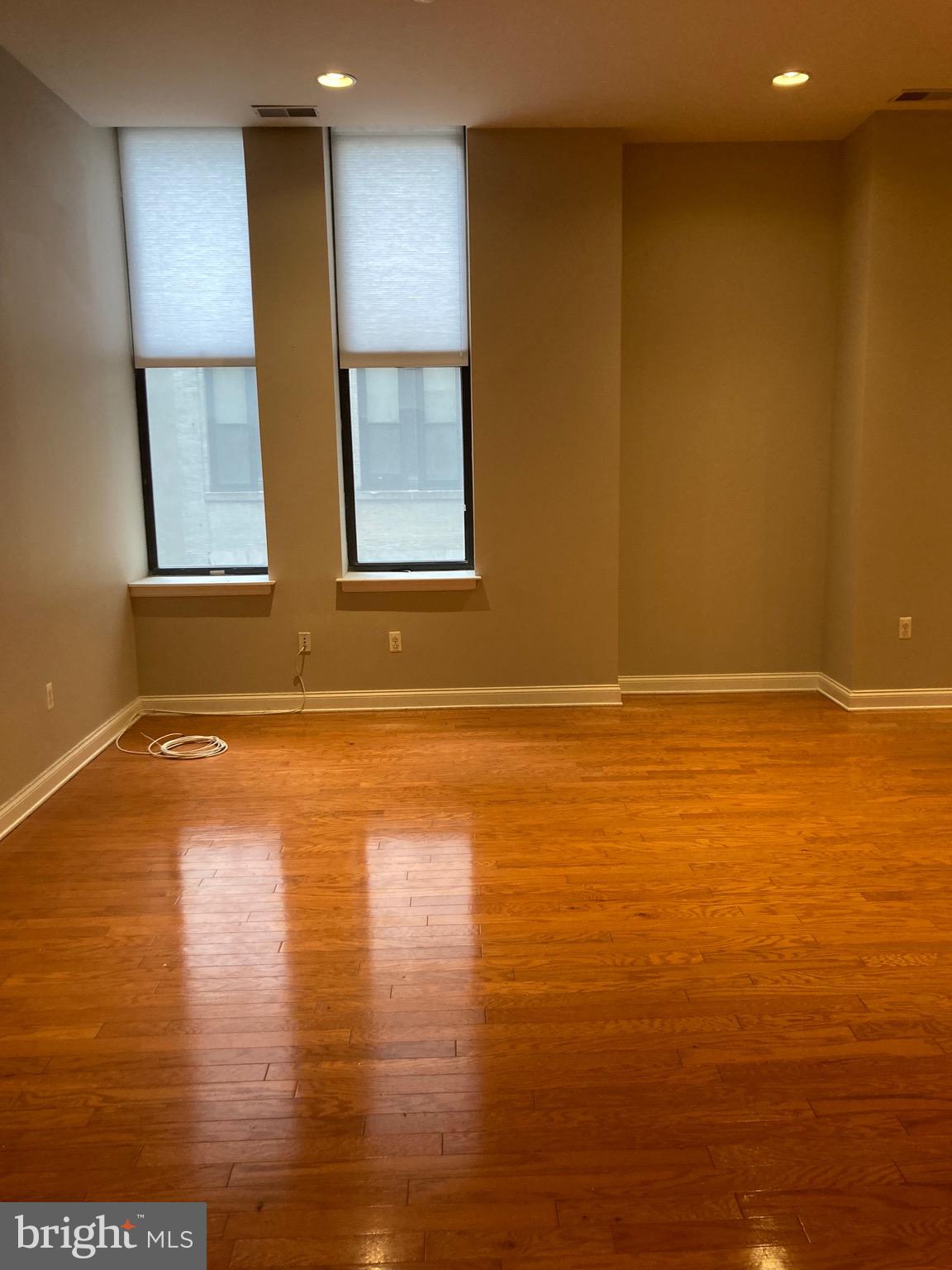 1001-13 Chestnut Street, Unit 705W Philadelphia, PA 19103 - Photo 10 of 30 a view of an ocean & kitchen