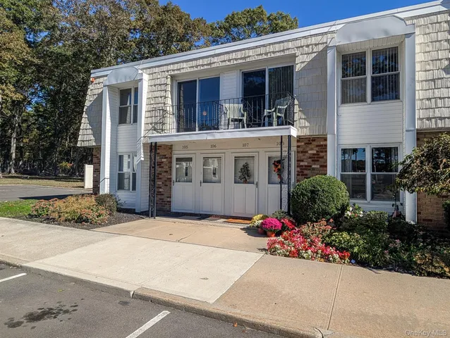 $199,999 | 73 Rocky Point Yaphank Road, Unit 106, Rocky Point, NY 11778