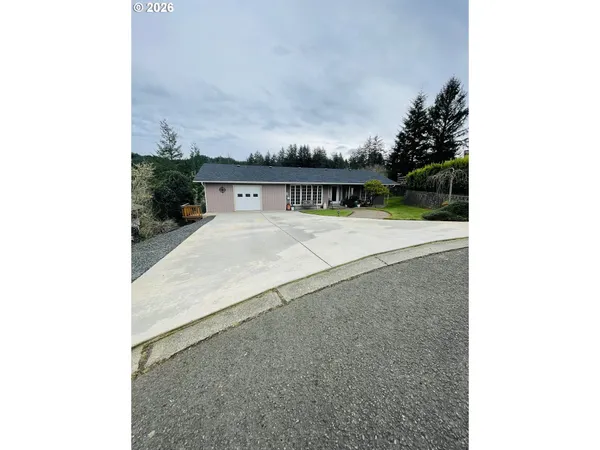 $429,900 | 922 Fern Place, Reedsport, OR 97467