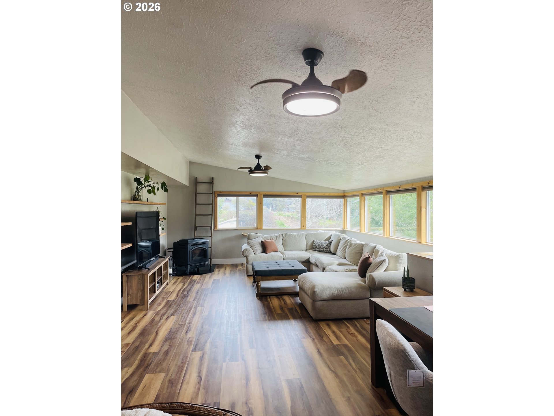 922 Fern Place Reedsport, OR 97467 - Photo 7 of 43