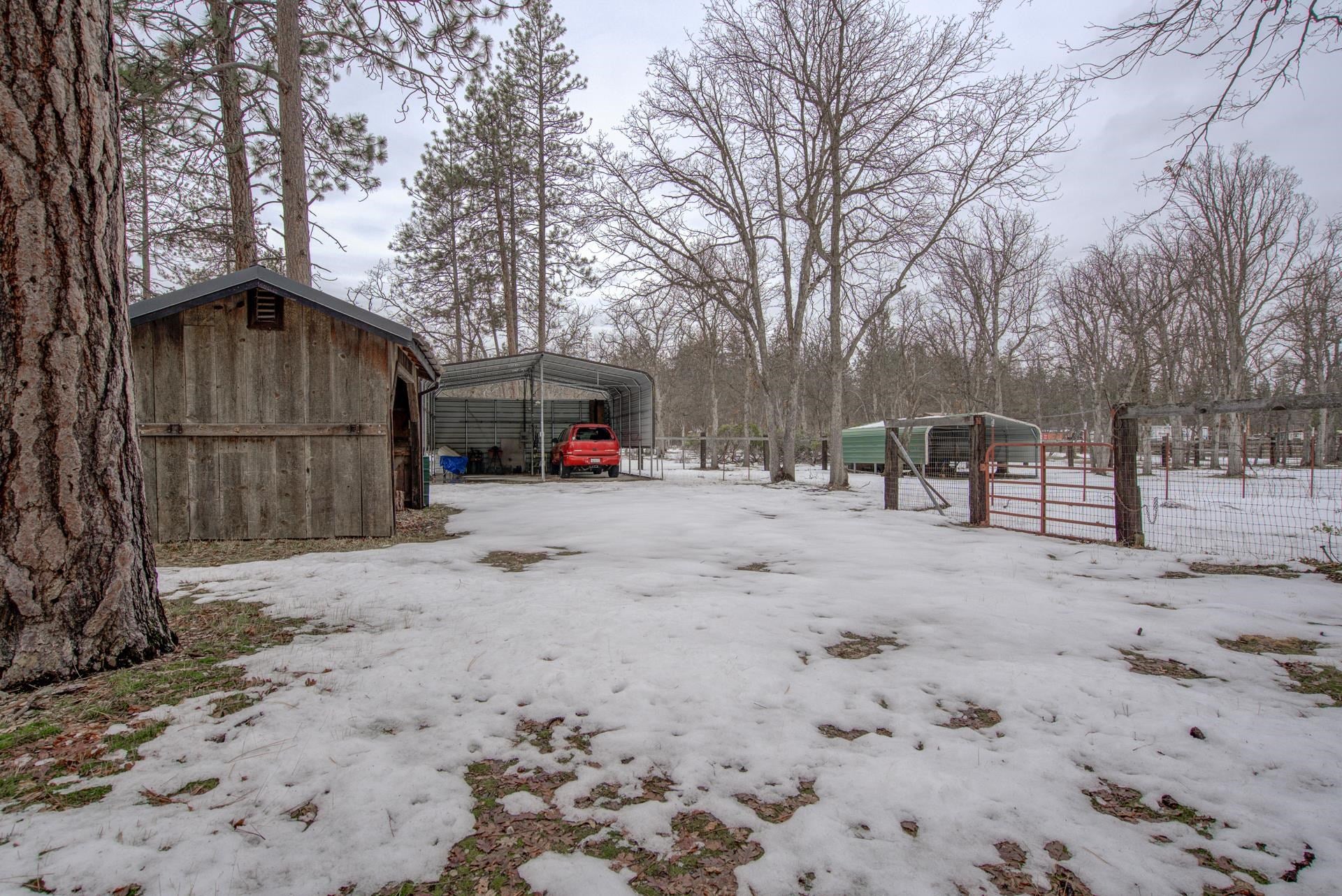 237 Hammond Road Yreka, CA 96097 - Photo 37 of 42 Gallery Image 37