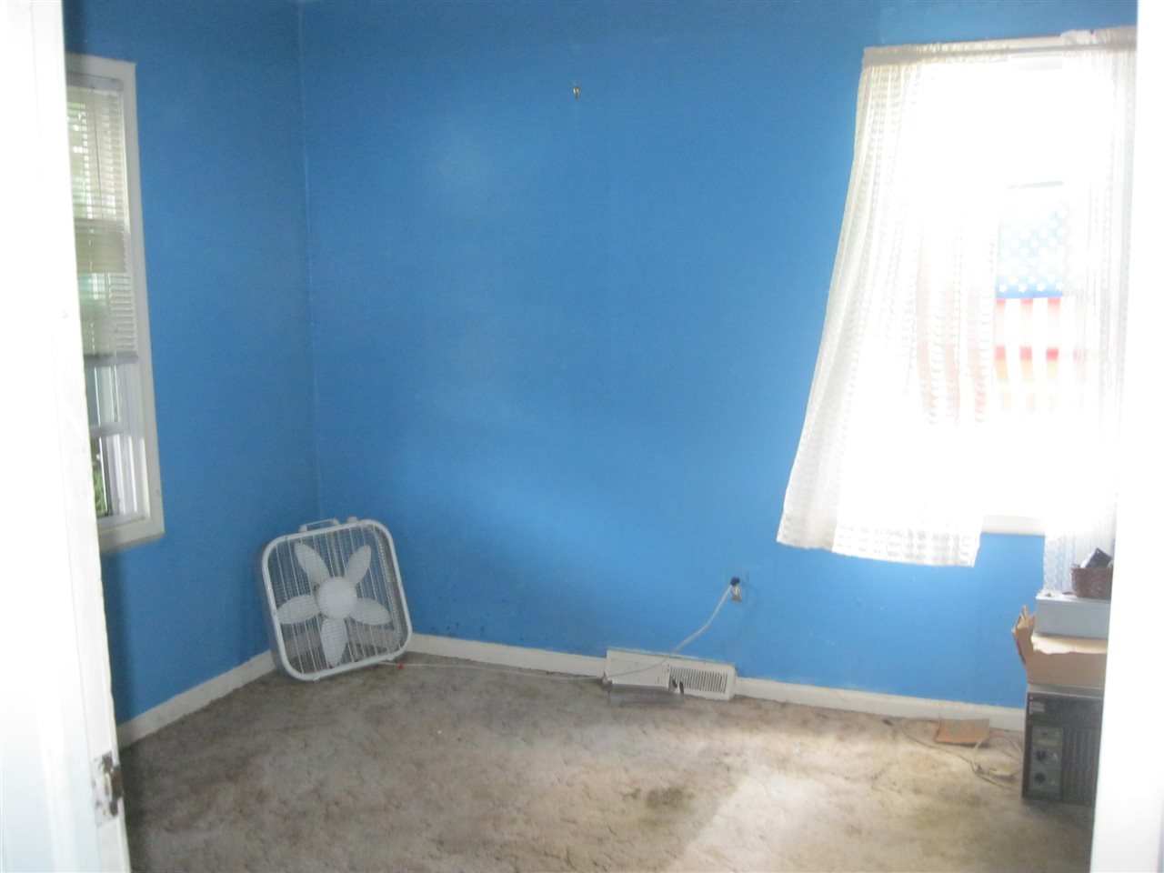 11332 Stephens Road Warren, MI 48089 - Photo 10 of 22 50051289-9.JPG